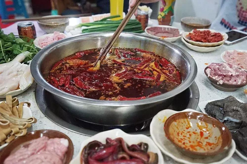 沙坪坝夏季小吃探店推荐,沙坪坝老字号美食推荐电话