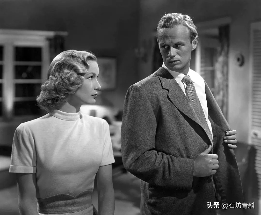 性感*物尤**维洛妮卡·莱可好莱坞唯一靠*猫猫躲**发型成名的女星