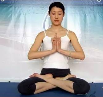 4个坐姿，帮你塑造形体美，让你腹部的赘肉全“坐”掉