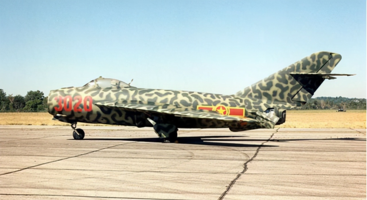 越南战争时期，除了中苏两国，还有哪些国家向越南提供过飞机？