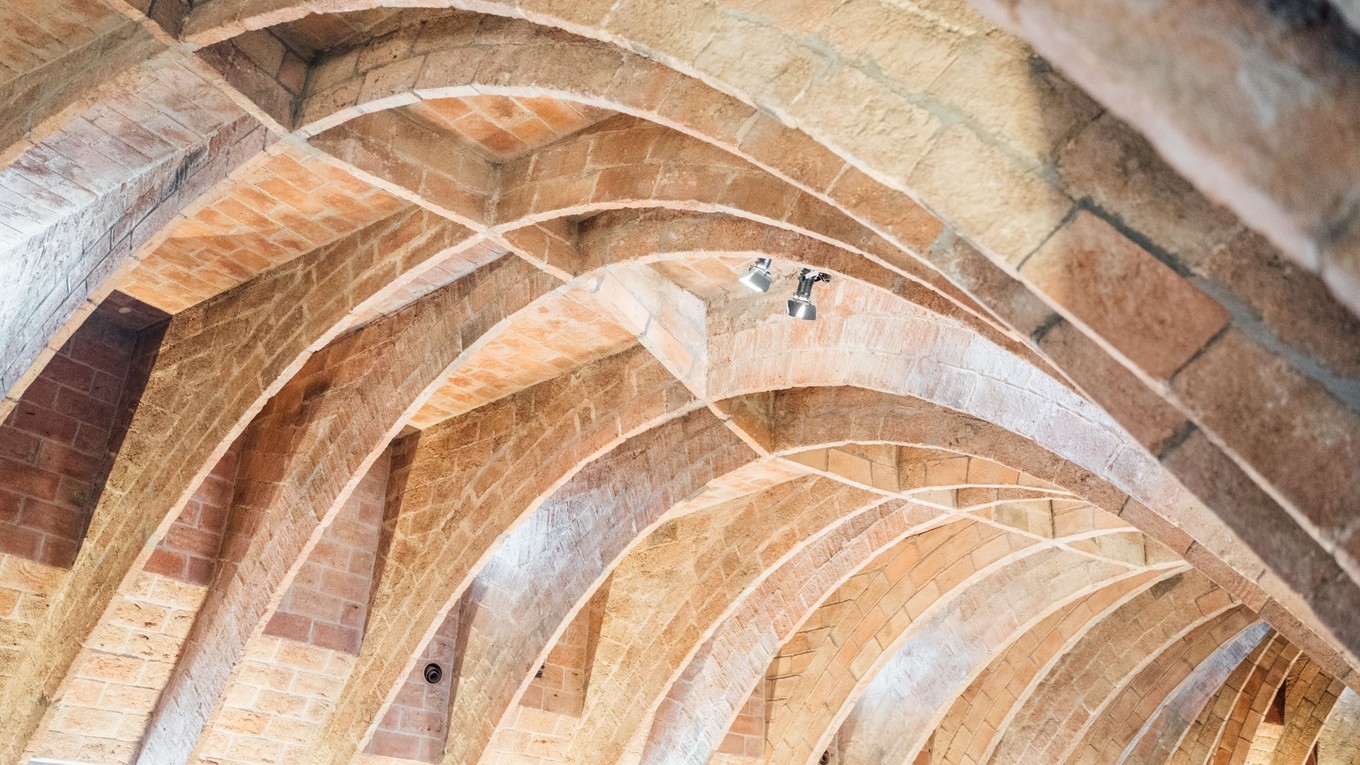 米拉之家烟囱,米拉之家天井