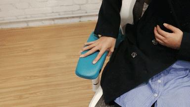 车顶太滑，不如找把好椅子坐着维权