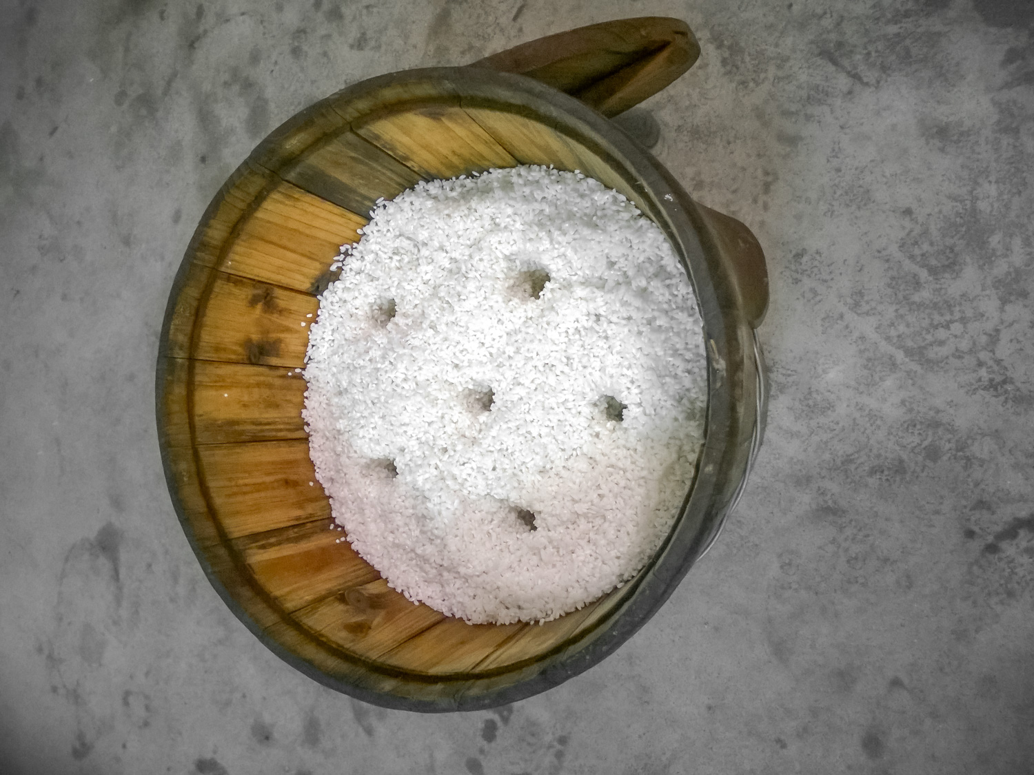 客家娘酒梅州客家特产玻璃瓶,客家娘酒舌尖上的客家文化