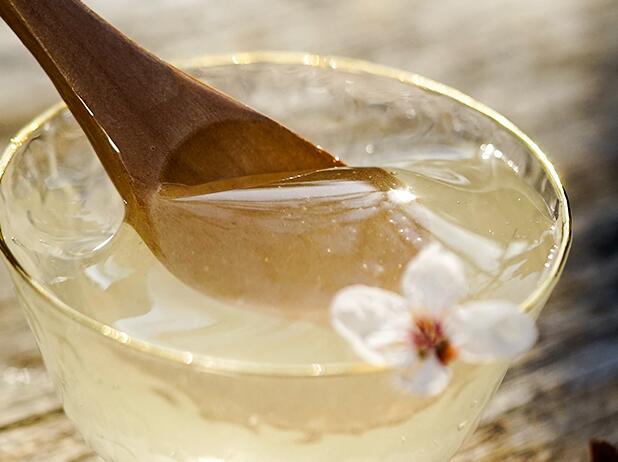 蜂蜜为什么是酸的还能吃吗,蜂蜜酸苦是什么原因造成的