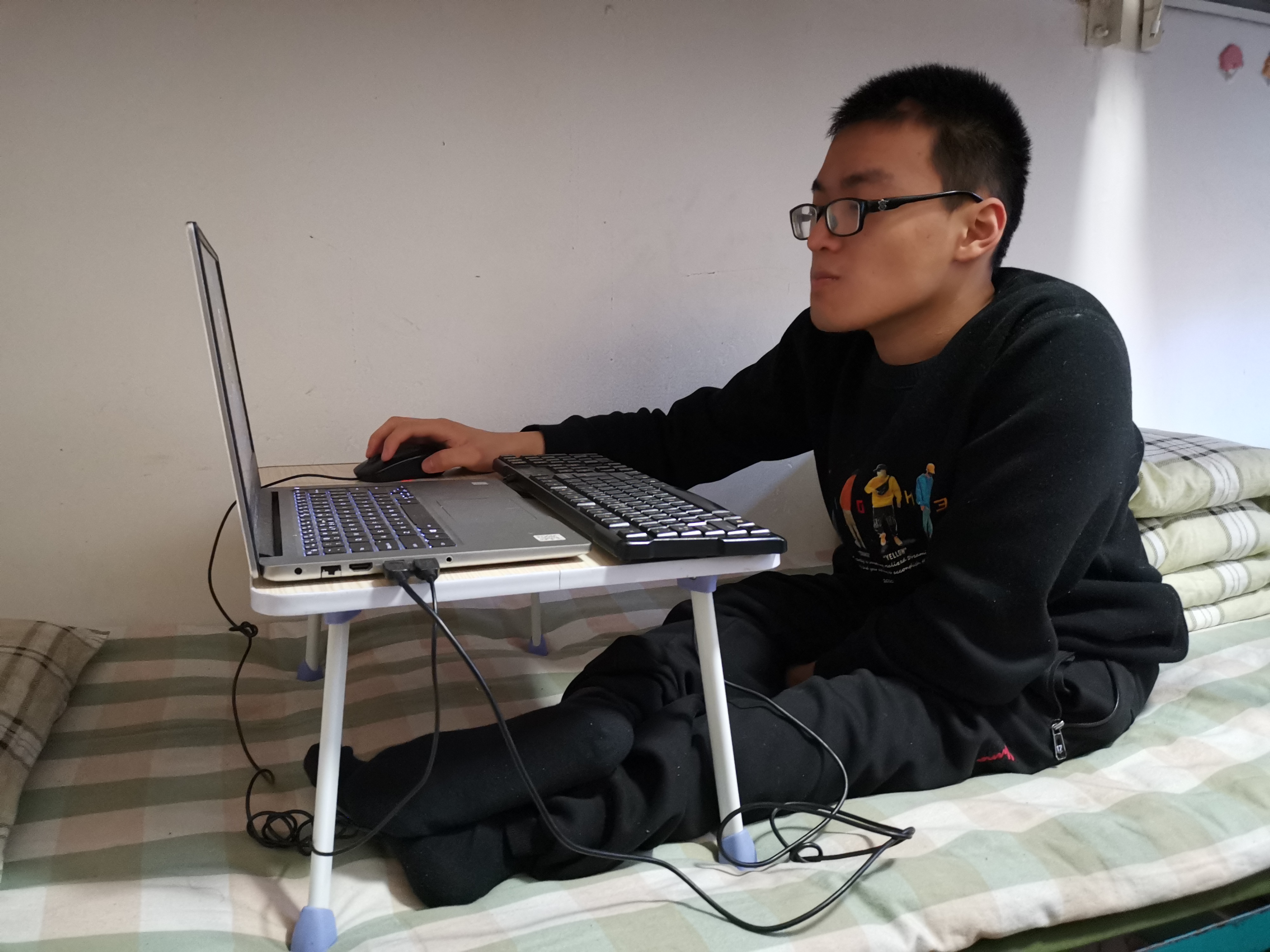 河北大学感人视频,河北工业职业技术学院感动人物