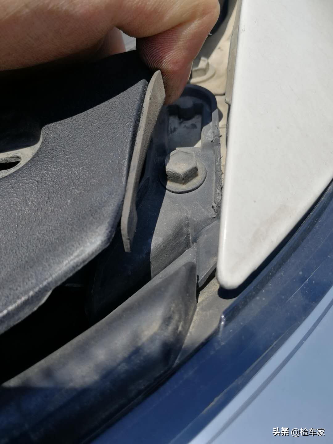 丰田兰德酷路泽手刹刹车位置,酷路泽28万左右的车