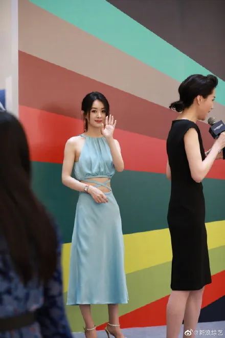 赵丽颖“半裸照”刷屏：以貌取人，其实很公平