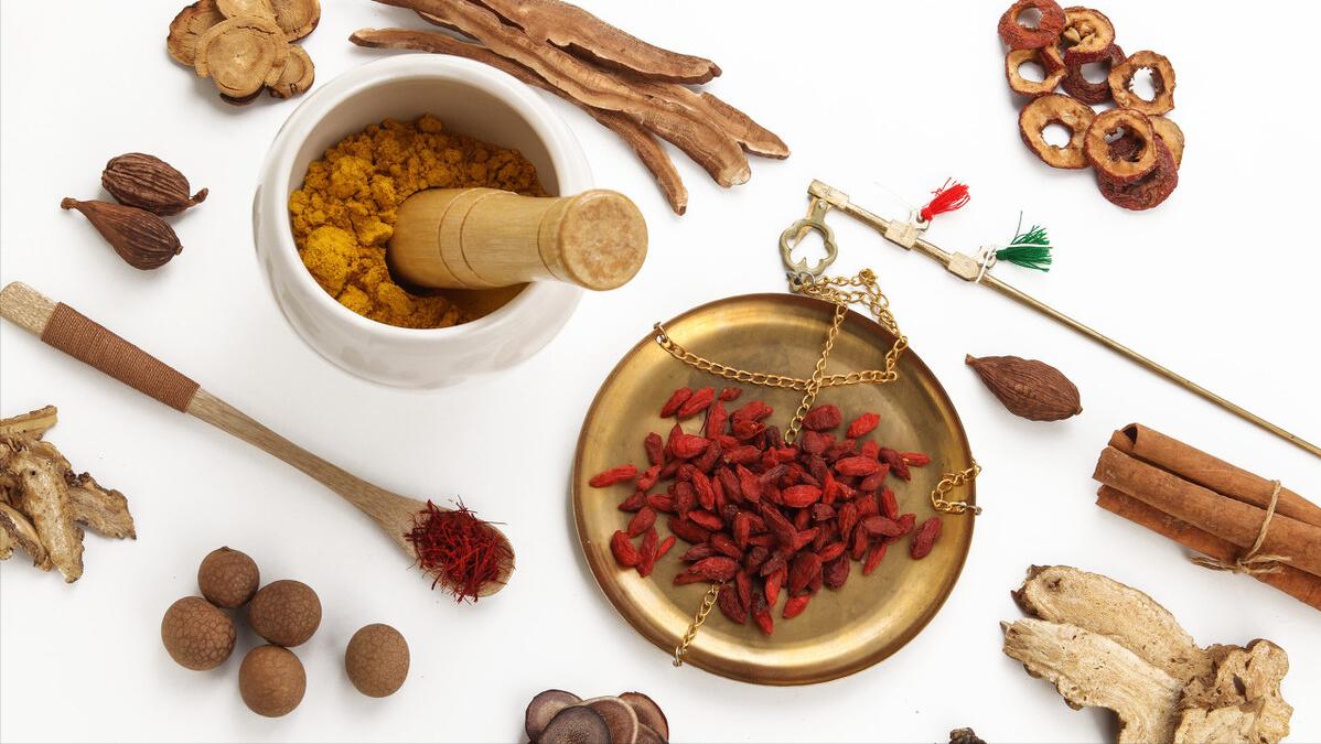 胸背疼痛吃什么药好得快,胸背经络疼痛