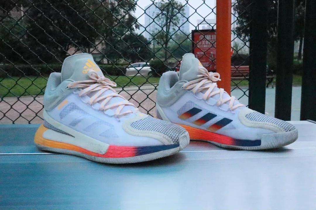 阿迪达斯罗斯11代实战测评,罗斯11实战测评