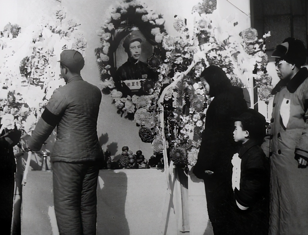 抗美援朝时，李湘军长挤破了一个疖子，结果七天后不治而亡