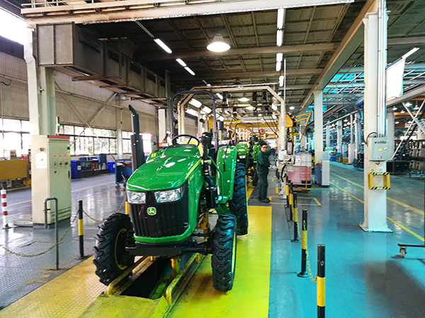 约翰迪尔工厂视频,真正的约翰迪尔拖拉机厂