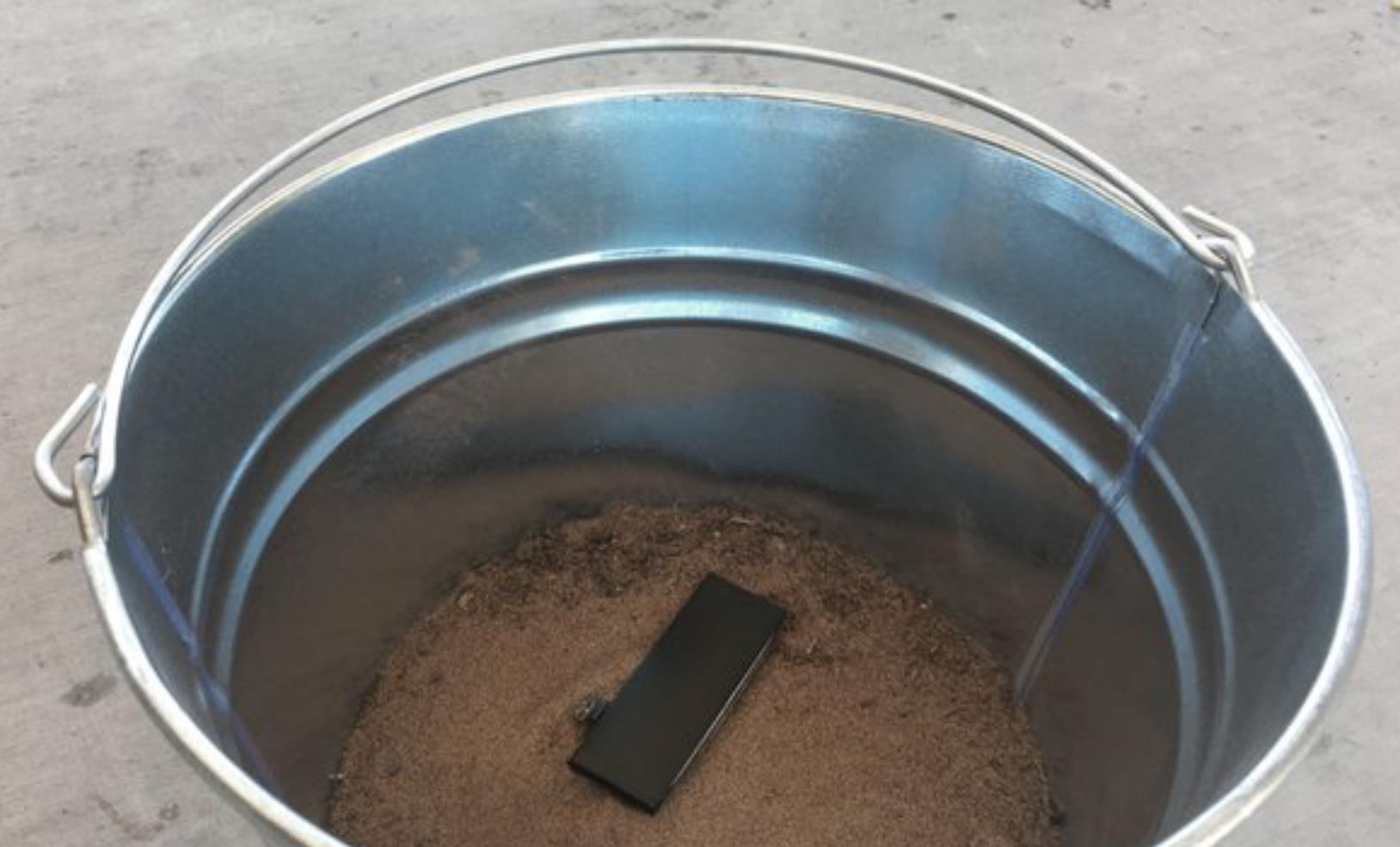 苹果手机放置一年,iphone放在抽屉里开不了机