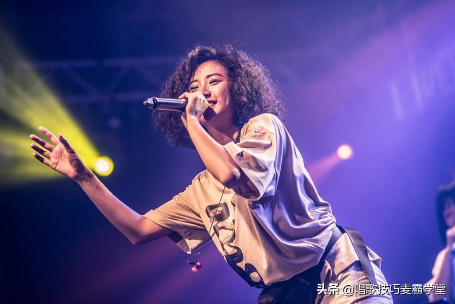 唱歌如何解决舌根紧的问题,唱歌压舌根