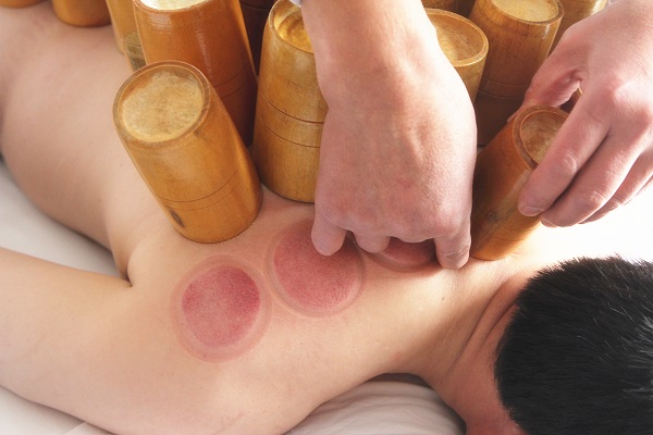 一抬胳膊就疼怎么治疗,一抬胳膊肩膀疼怎么回事