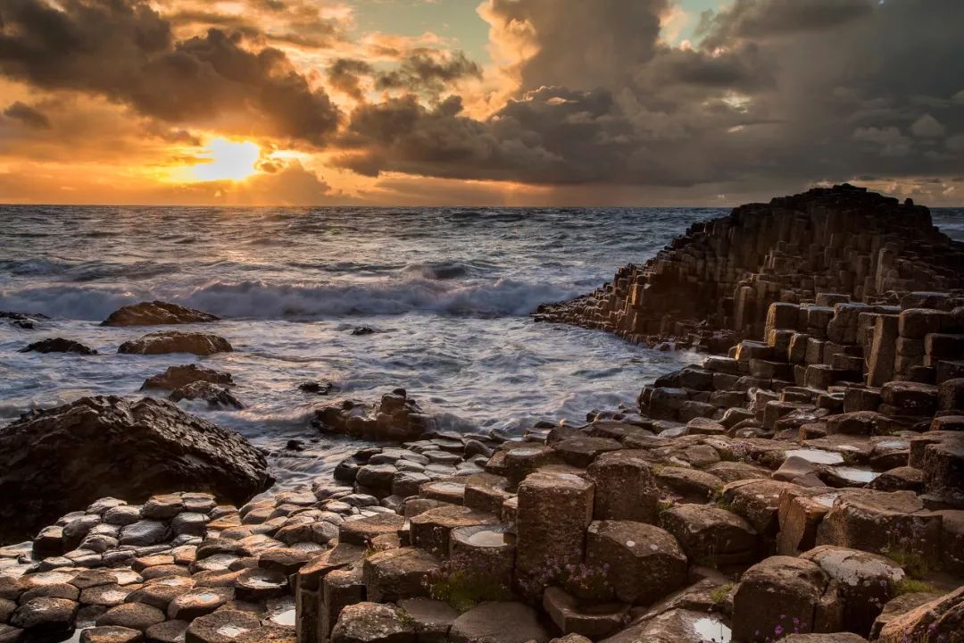 地球上长得最不像地球的地方,世界上最不像地球的地方风景