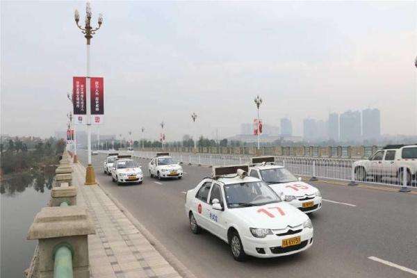 科三靠边停车时后面有车怎么办,科三靠边停车车位满了咋整