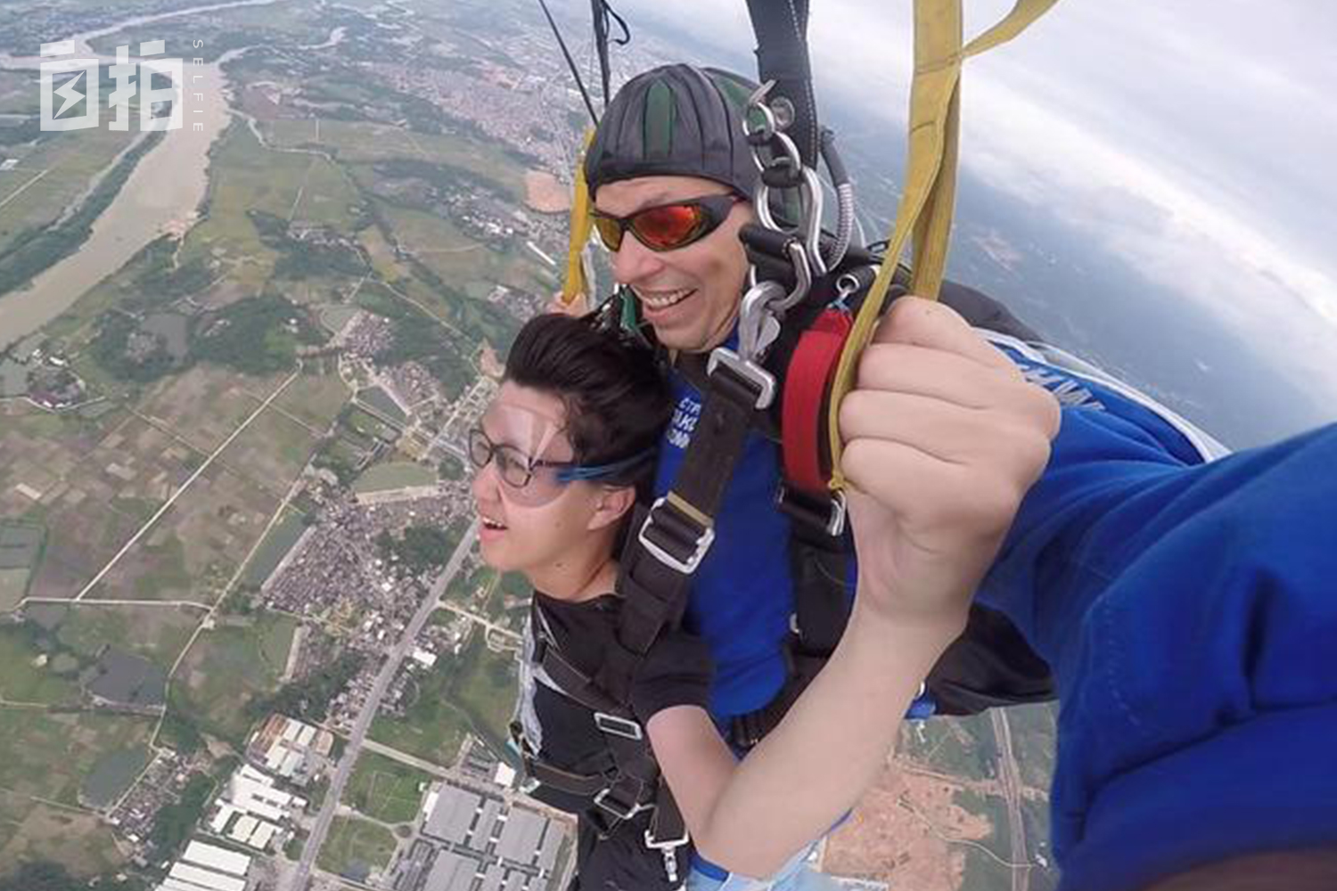 我，坐轮椅的大学生，上天能跳伞、下海能潜水，像普通人一样生活