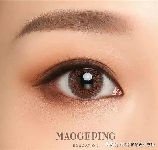 日常眼妆这样画自然清爽更耐看,日常眼妆小技巧三步轻松搞定眼妆