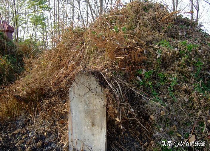 墓碑文字颜色有什么讲究,刻墓碑的讲究和忌讳