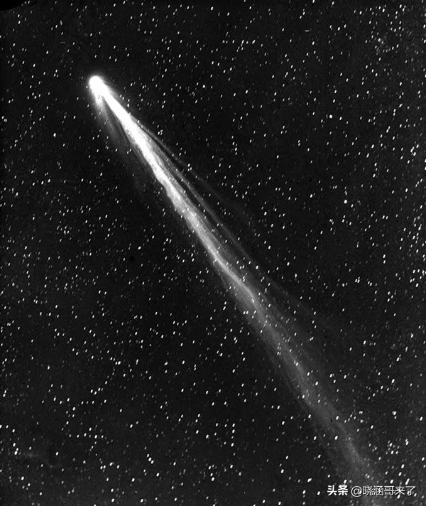 10.4万亿公里的彗星,86年哈雷彗星经过地球照片