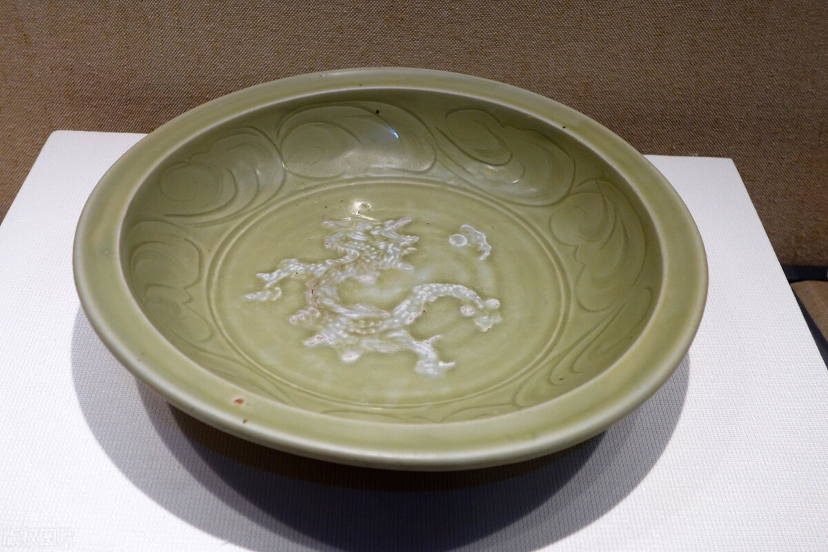 龙泉窑馆藏精品,元代龙泉窑瓷器鉴定方法