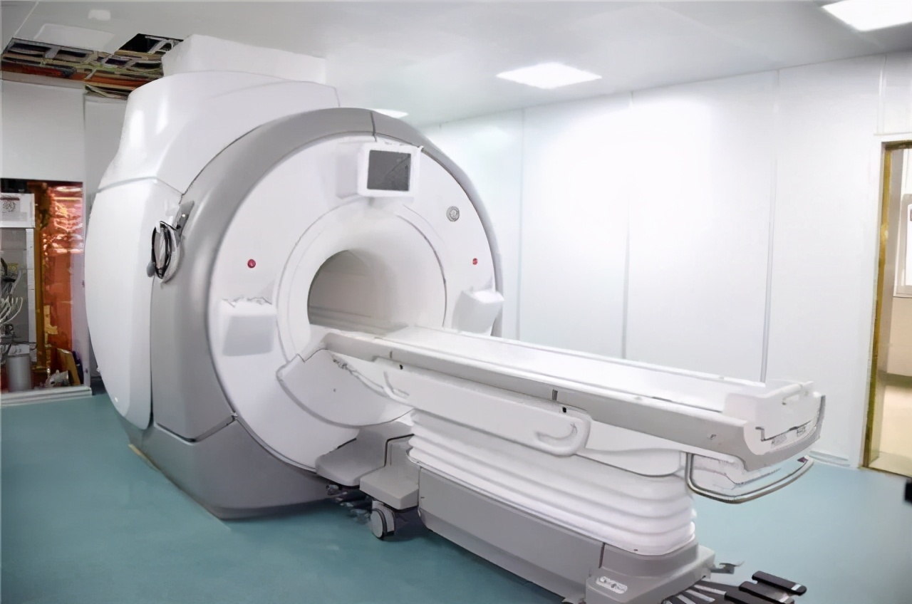 少肌症是一种缓慢发展的肌肉疾病，发病率会因为人种不同具有差异