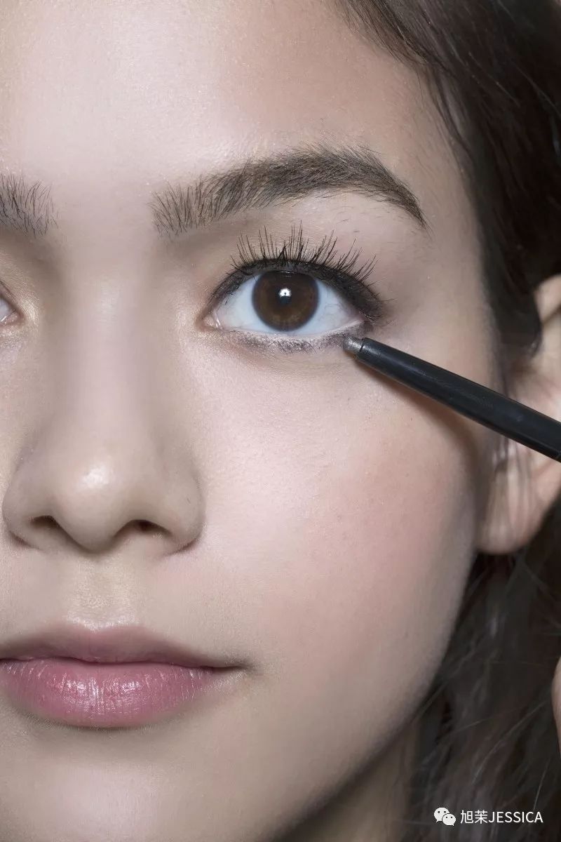 眉眼距小眼角向上如何画眼妆,杏圆眼怎么化中性妆