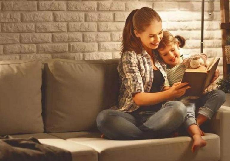 睡前一小时坚持陪孩子做这3件事,睡前一小时不要对宝宝做的四件事