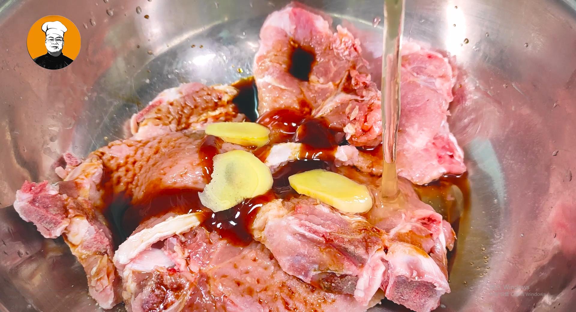 日式炸猪排外脆里嫩还多汁,鲜嫩多汁的炸猪排做法