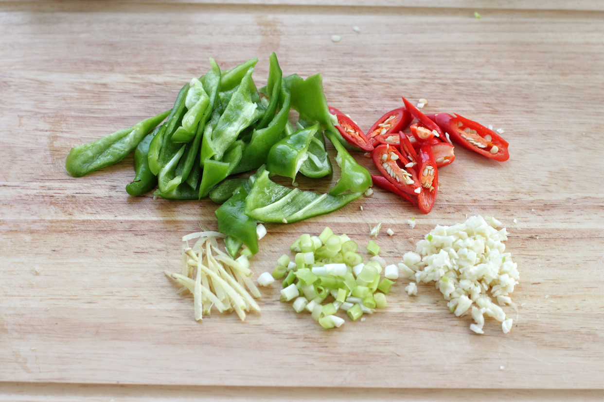 炒鸡胗的正确方法视频,鸡胗花刀刀工切法大全视频