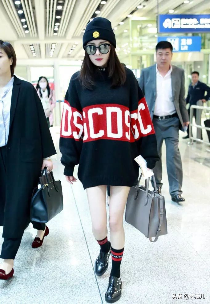 李宇春牛仔靴穿搭皮衣,李宇春私服长筒靴