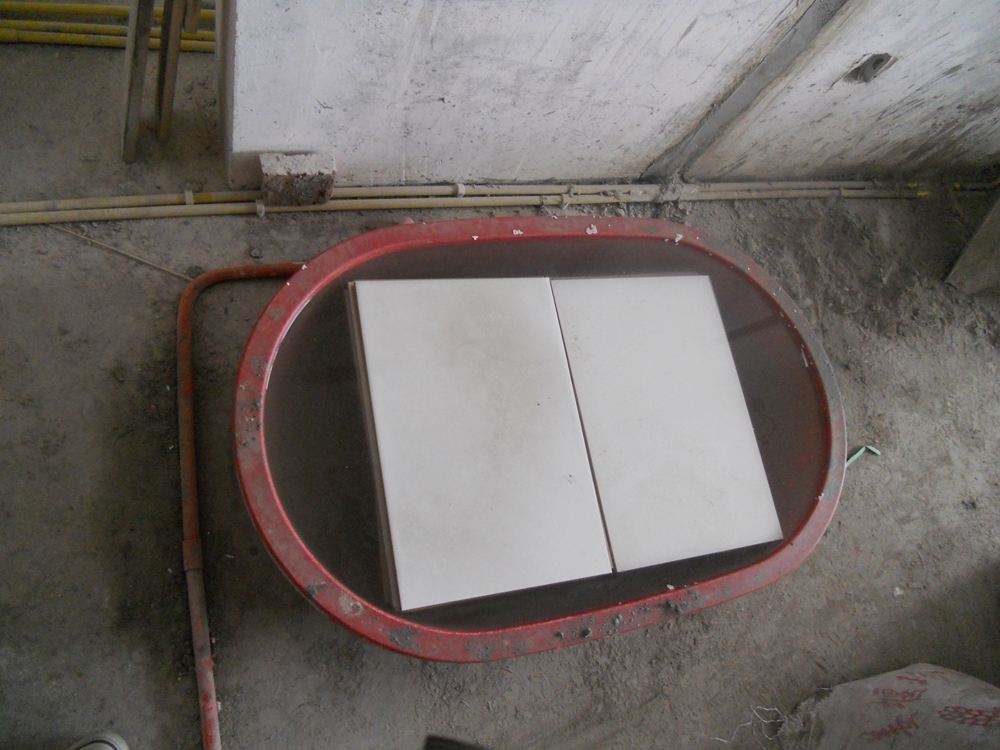 厨房墙砖起鼓是地基下沉的原因吗,墙砖会脱落是怎么回事