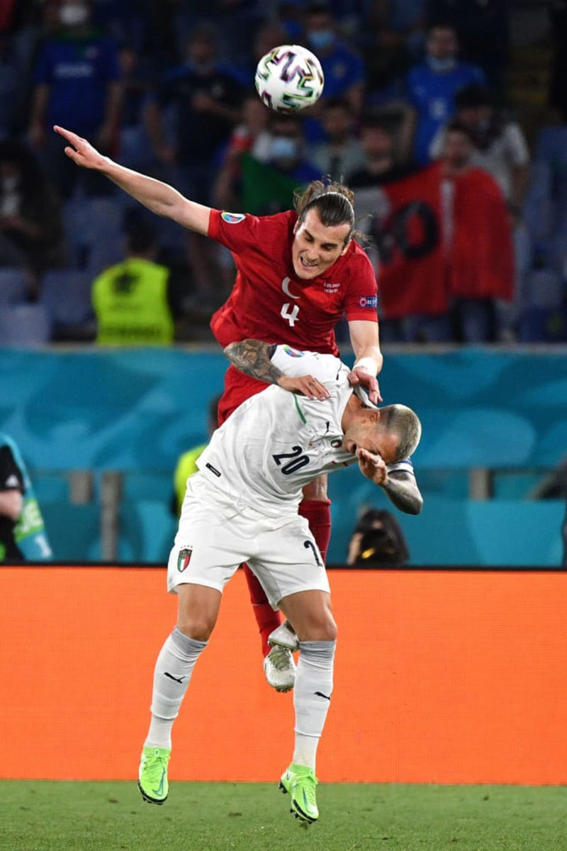 回顾最经典的一届欧洲杯足球赛事,欧洲杯足球高燃