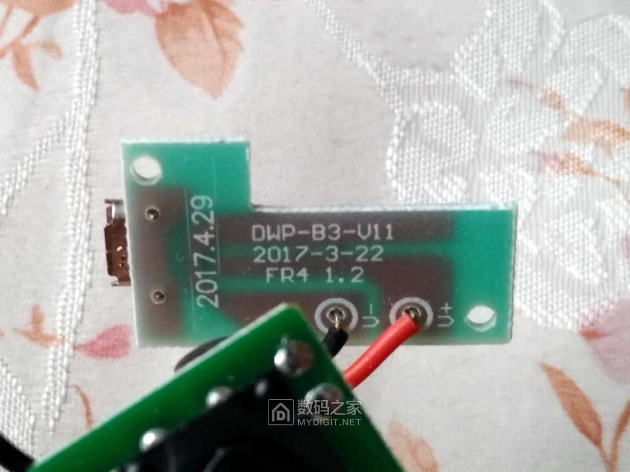 米尼电蚊拍拆机,电子灭蝇拍修理电路图