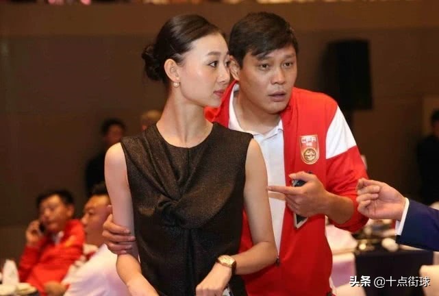 范志毅大女儿和二女儿同框,范志毅谈女儿在家中的地位