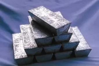 戴金镯手腕发黑,戴银的手腕处发黑什么原因