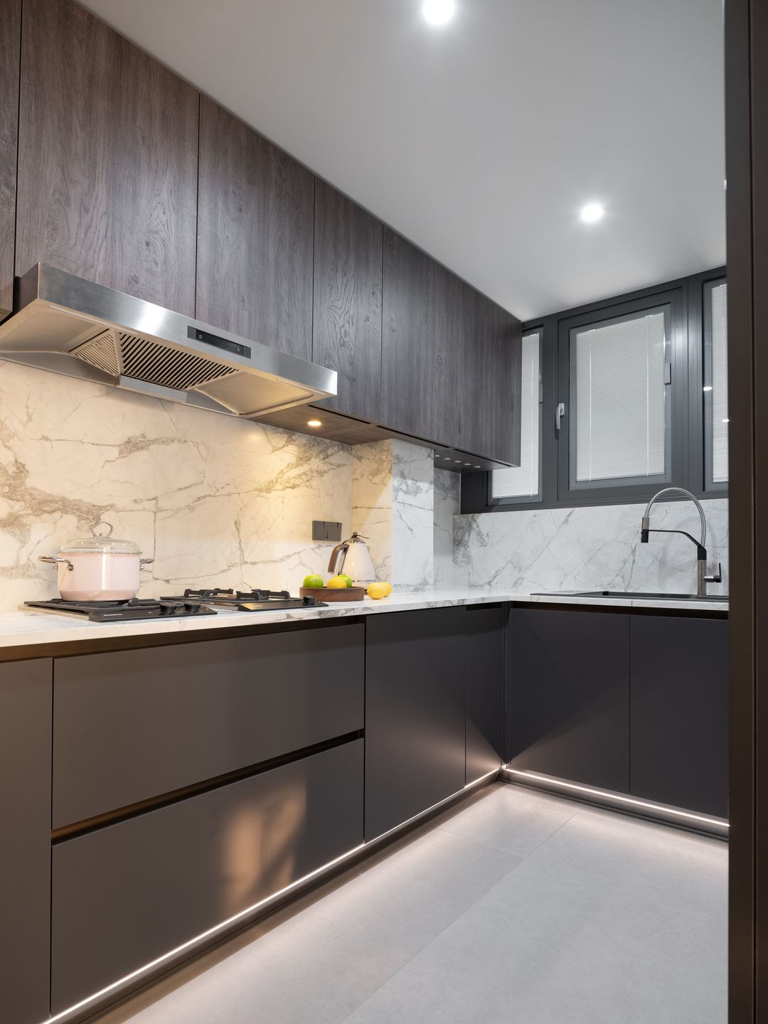 122四房二厅二卫装修现代轻奢风格,122三房二厅二卫装修效果