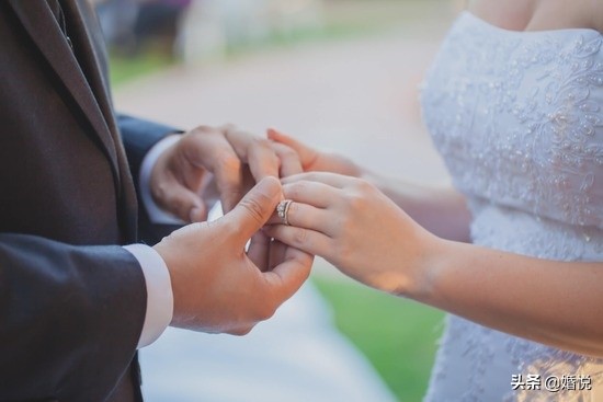 新娘首饰搭配技巧,新娘穿婚纱配什么首饰