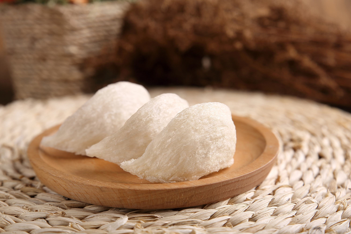 假燕窝和真燕窝区别,怎么鉴别真燕窝和假燕窝