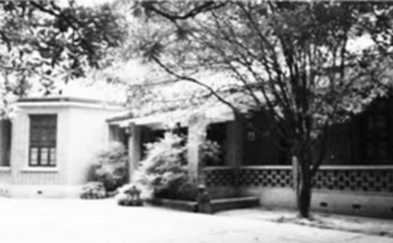 毛*东泽**时隔32年重回韶山，看到父母坟墓破烂不堪：不要修，就这样