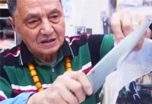 “香港刀王”陈当华：磨一把菜刀千元天价，为何顾客还是抢着买？