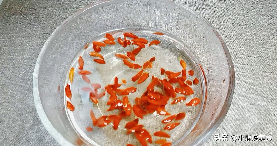 长期喝六味地黄汤面色红润,我老婆贫血如何食补