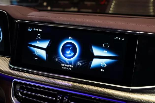 敢在人民大会堂开发布会的品牌看完我大写的服了