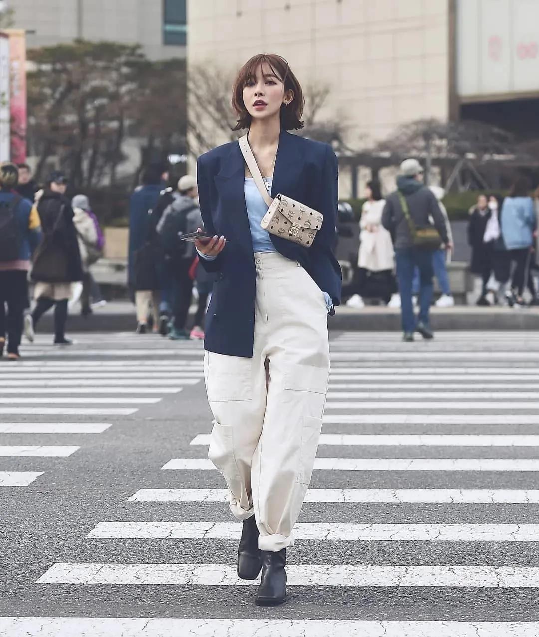 今天背什么|上海城隍庙的女孩都背斜挎包