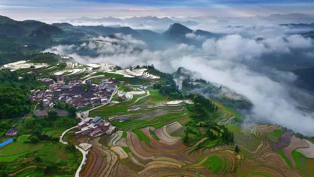 贵州黔东南为什么那么火,黔东南在贵州算不算穷的地方