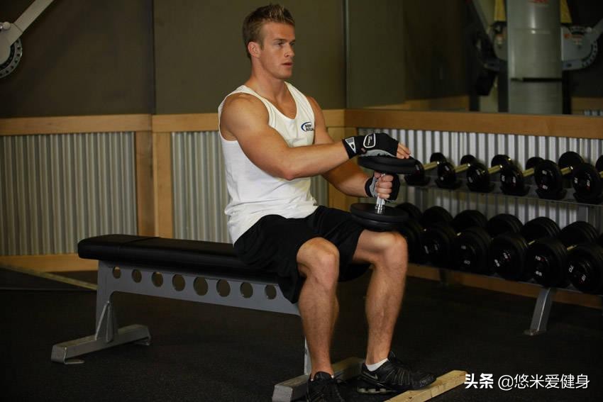 健身如何按摩防止小腿变粗,健身小腿肌肉怎么练