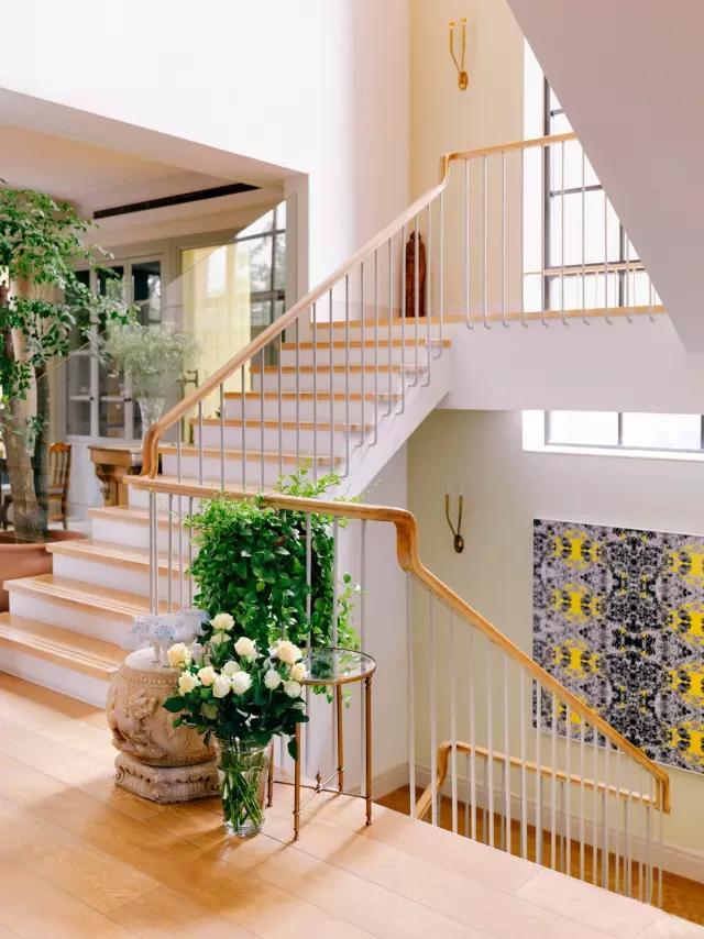 消失6年后，张静初单身生活首曝光！独居大House，与满屋破烂作伴