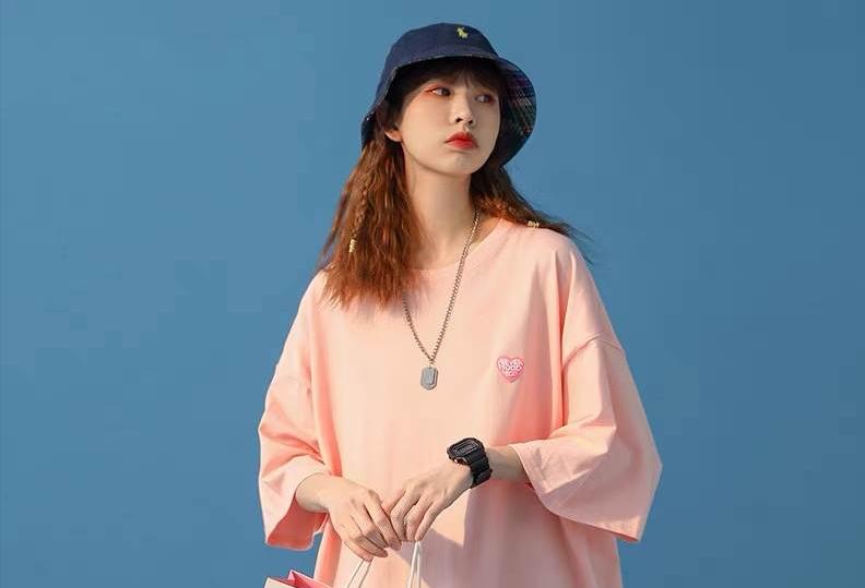 衣服太透、汗水过多，夏季穿衣烦恼多，穿衣小妙招打碎穿衣尴尬