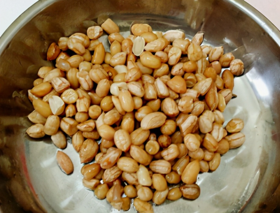 莲藕怎样炖软糯不发黑,莲藕炖多久才能粉糯好吃