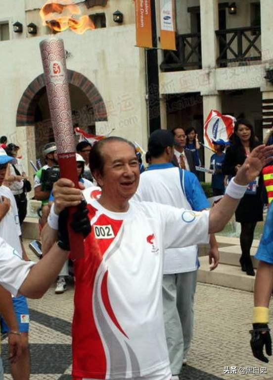 贡献了澳门财政总收入的50％以上，留下了5000亿资产，他去世了